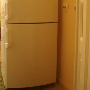 Продам холодильник (2-х камерный,  2012 год)