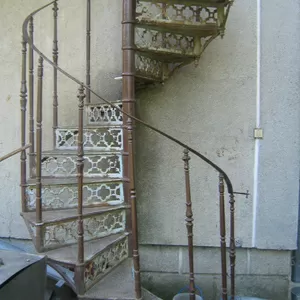 Румынская винтовая лестница