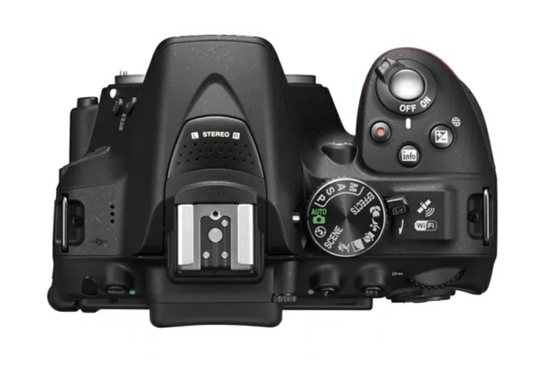 Продам, срочно!Зеркальная фотокамера Nikon D5300 kit 18-55 VR  4