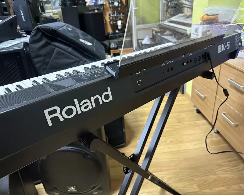 Продам синтезатор Roland BK5  3